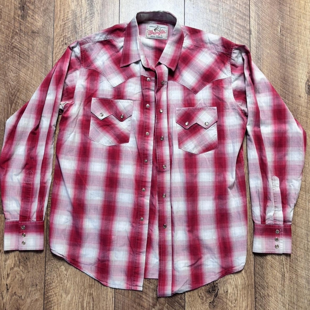 Men's Wrangler Red & White Plaid Button Up Size Medium